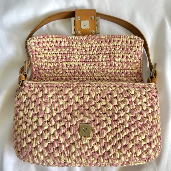 ✨SOLD✨ Vintage Fendi Pink Raffia Baguette - Picture 9 of 16